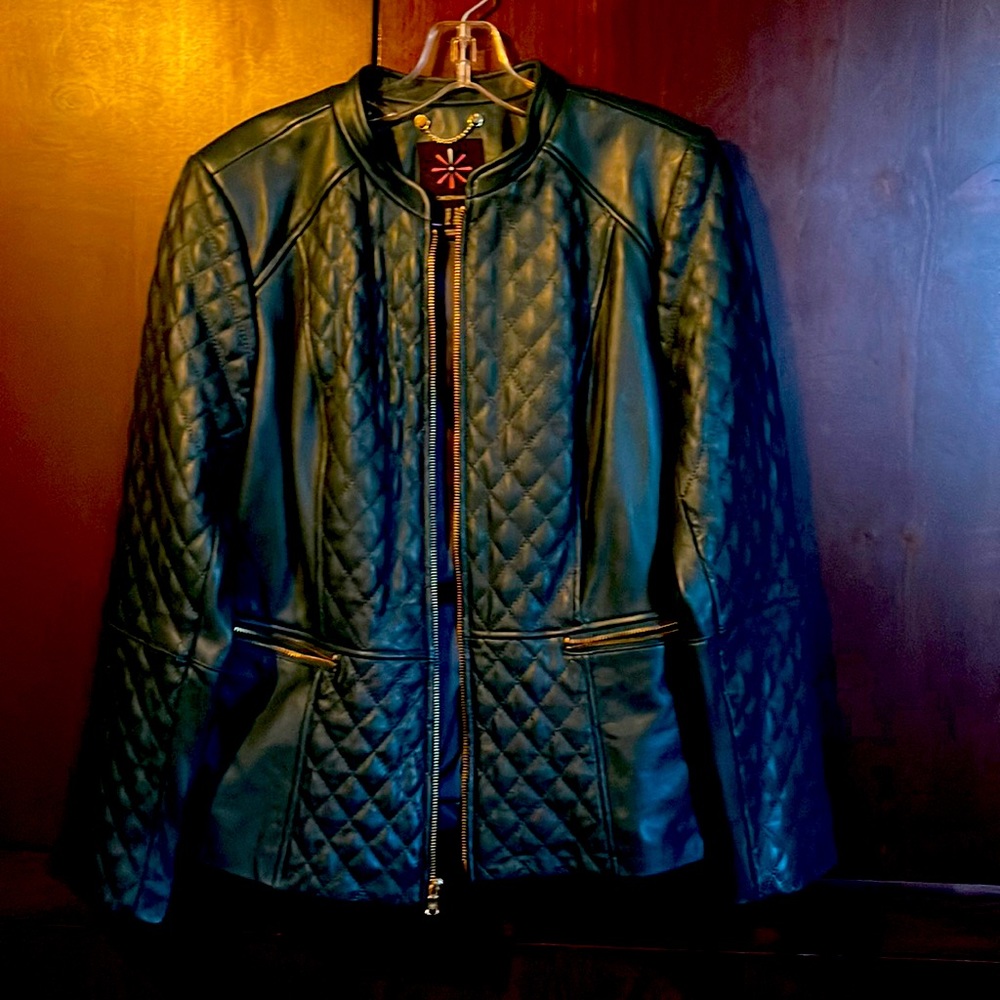 Cool retro vibe quilted leather jacket